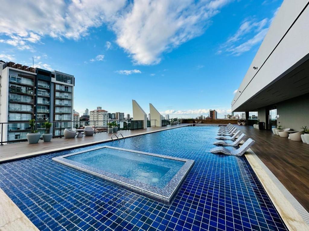 Πισίνα στο ή κοντά στο Hermoso Departamento En Equipetrol