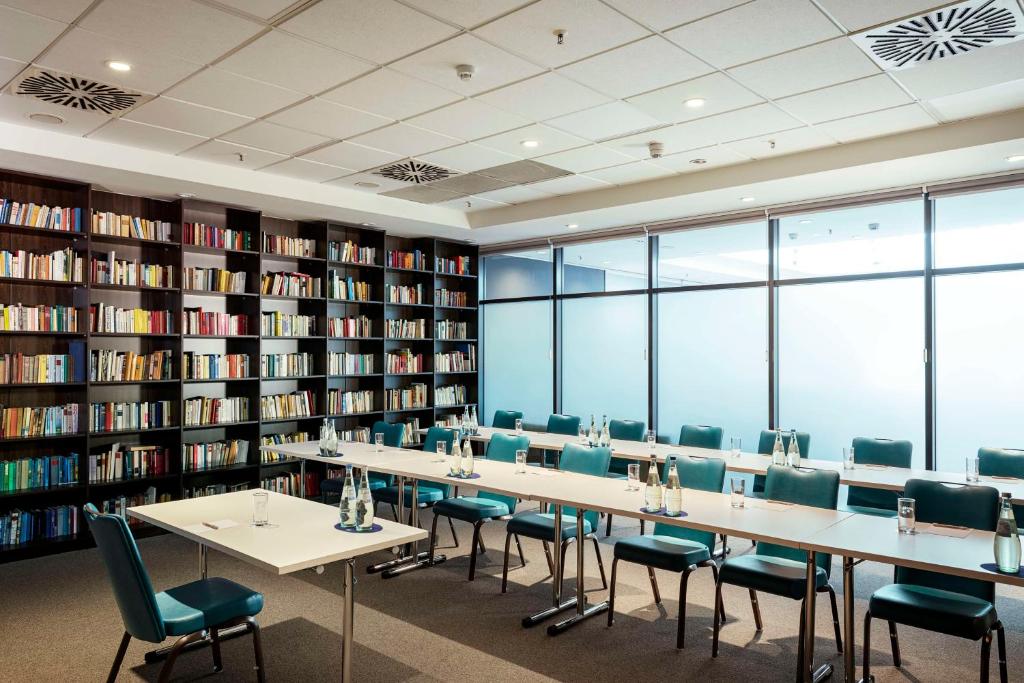 NH Berlin Alexanderplatz - Resim 28