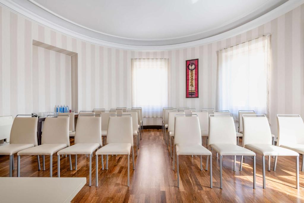 NH Collection Victoria - Resim 13