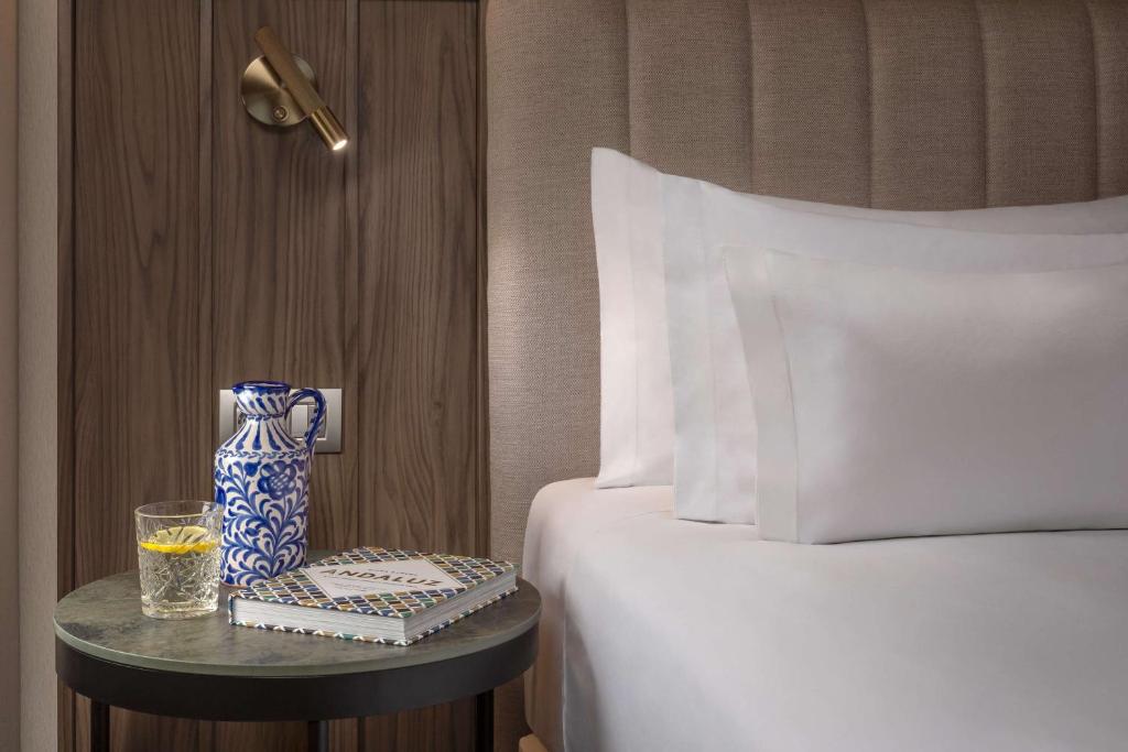 NH Collection Victoria - 3