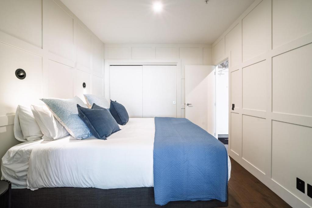 Princes Wharf - Spectacular Couple Getaway - Resim 22