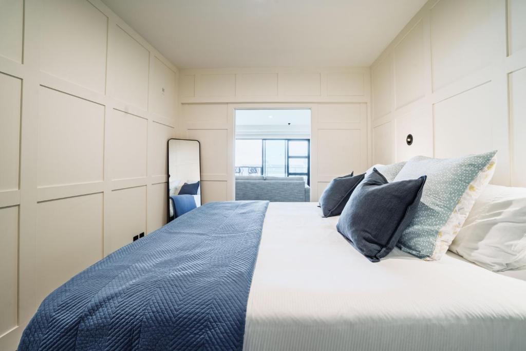 Princes Wharf - Spectacular Couple Getaway - Resim 7