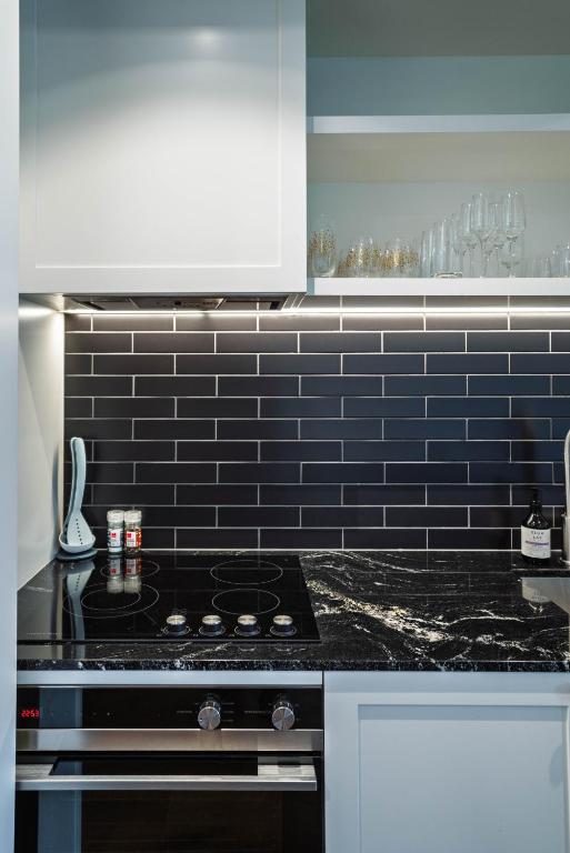 Princes Wharf - Spectacular Couple Getaway - Resim 36