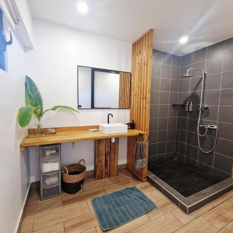 Fare Toahana, accueillant logement chez l'habitant avec belle vue - photo 3 - Tahiti, Polynésie