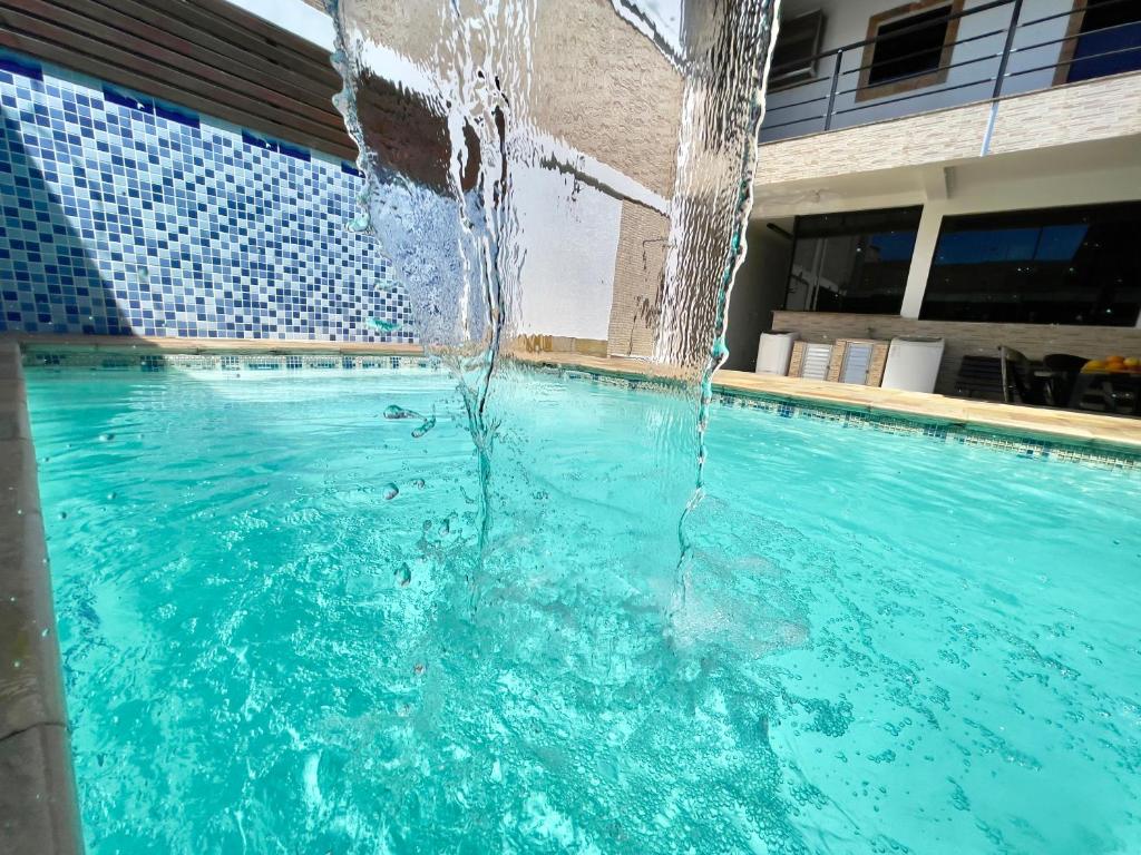 Casa Completa com Piscina 3 Quartos 2 vagas de Garagem