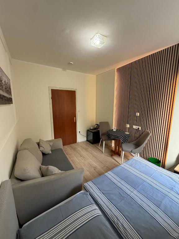 Hotel Runge 24 7 Check In & Free Parking - Habitación Individual Con Baño Compartido