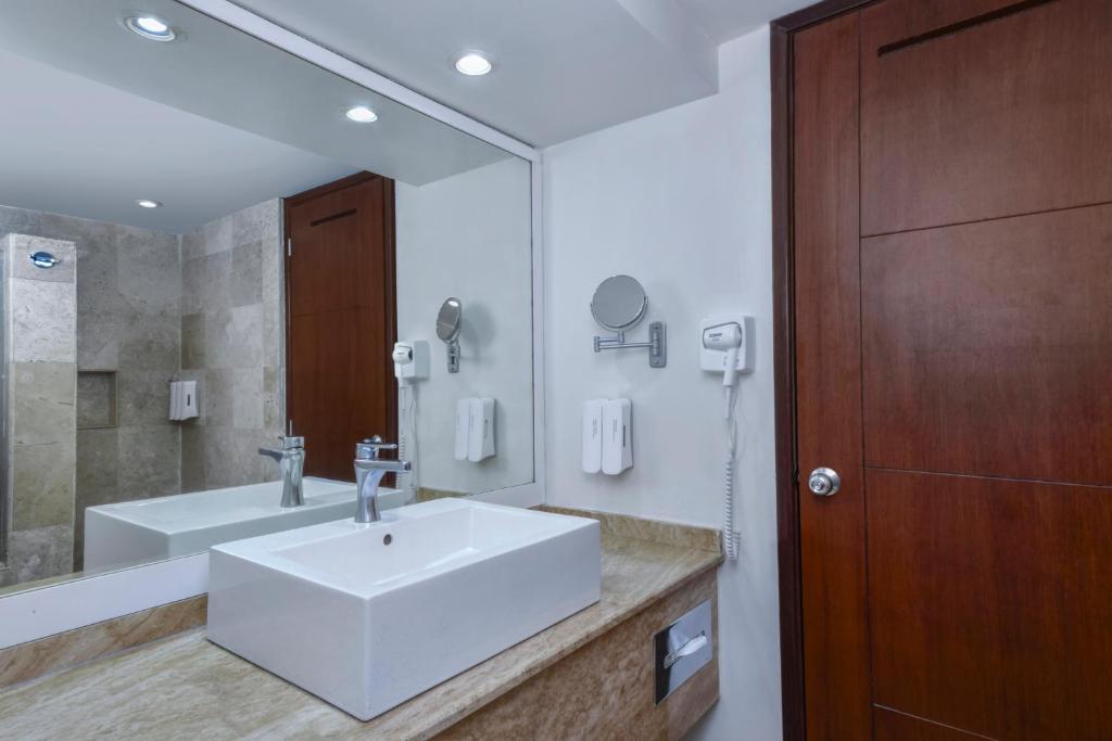 Krystal Ixtapa All Inclusive - King Room With Garden View