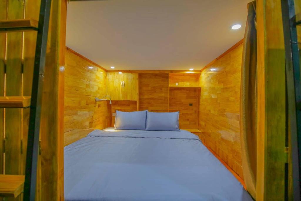 CatBa Pod Hostel & Rooftop Bar - 9