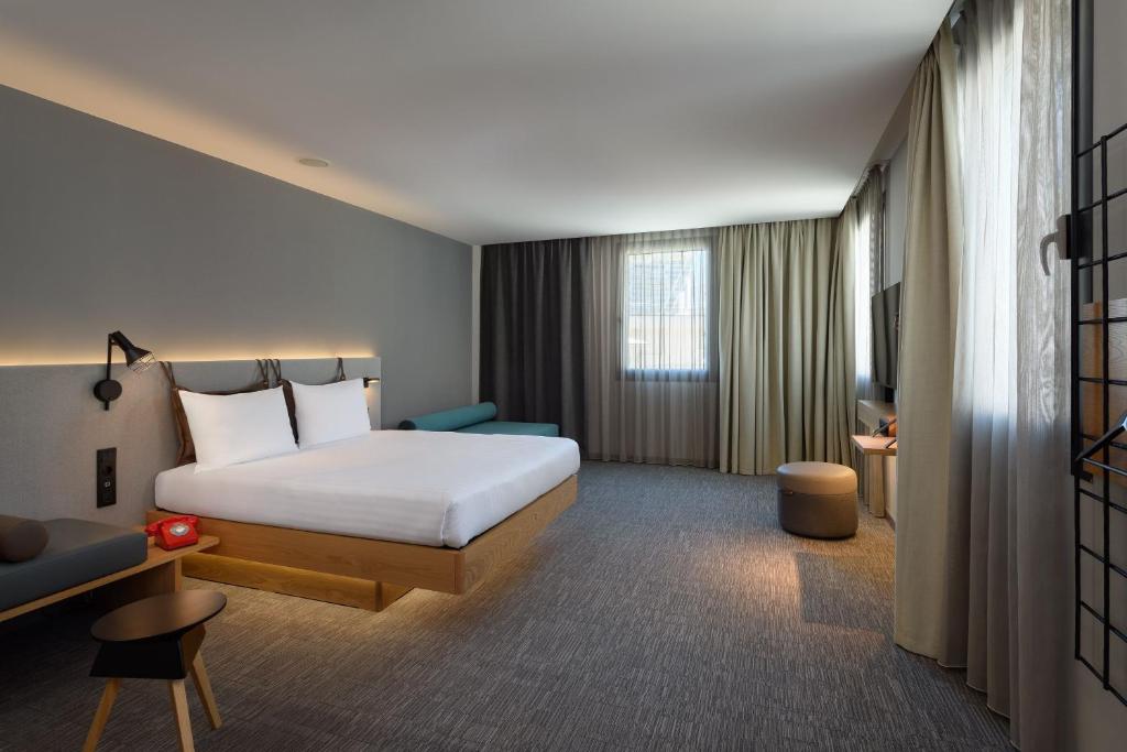 Moxy Lisbon City - Resim 26