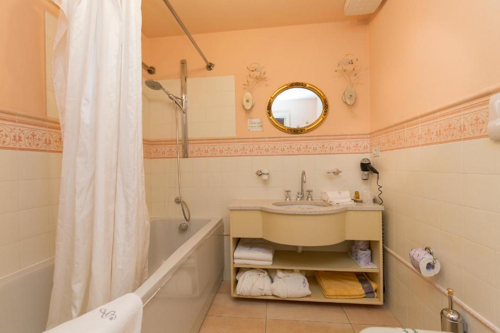 Kúpeľňa v ubytovaní Hotel Serenella
