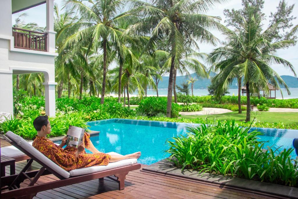 Biệt Thự - Trước Biển