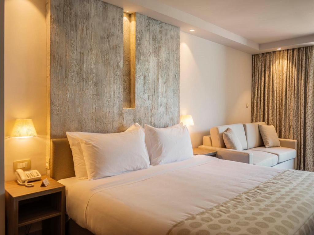Palmon Bay Hotel & Spa - 阳台上的高级双人间