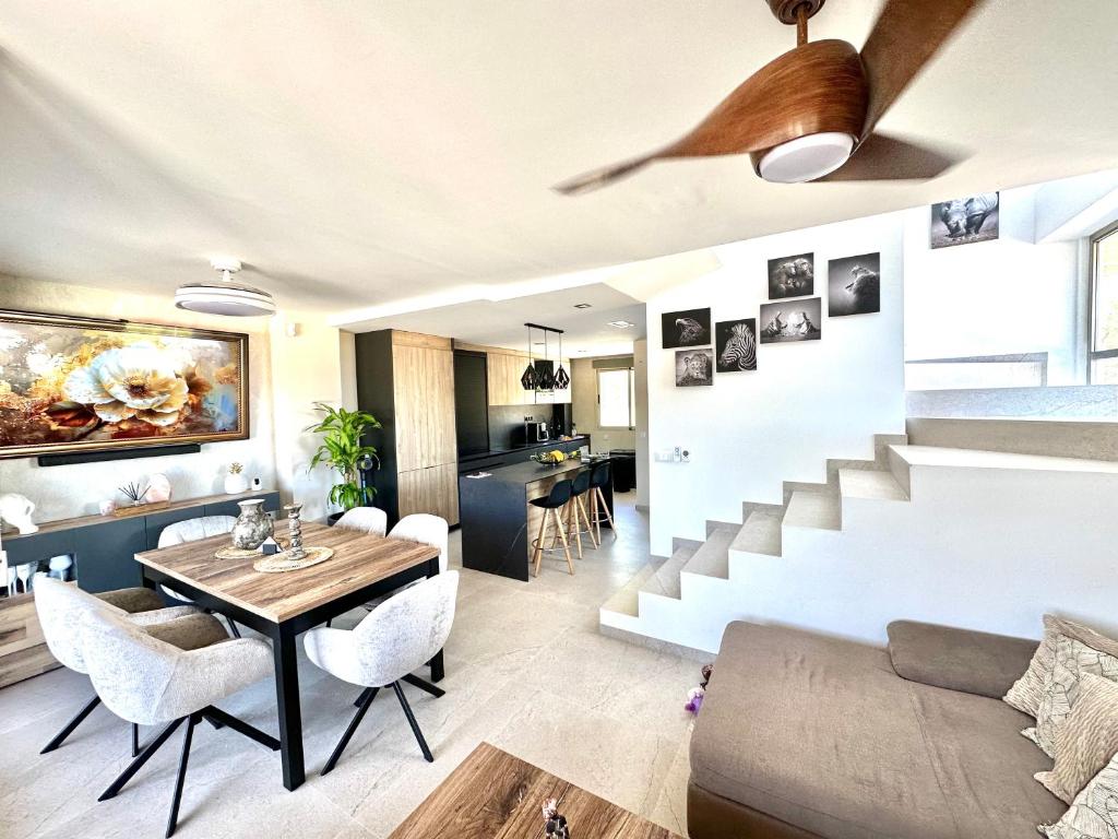 Ruang duduk di Villa Thierryanet