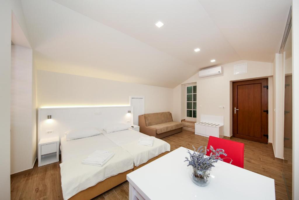 Idassa Atrium rooms - Double Or Twin Room With Balcony