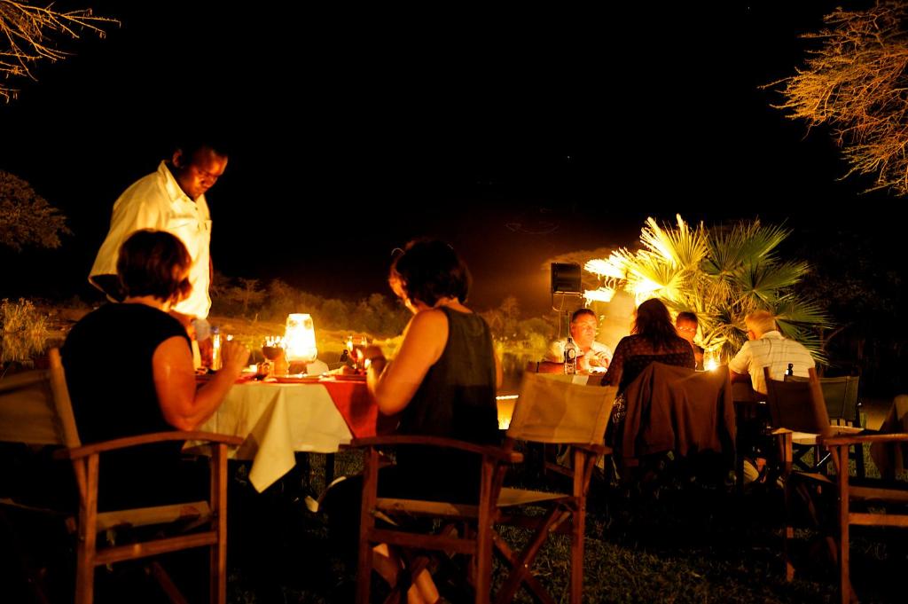 Hosté ubytování Voyager Ziwani Tented Camp