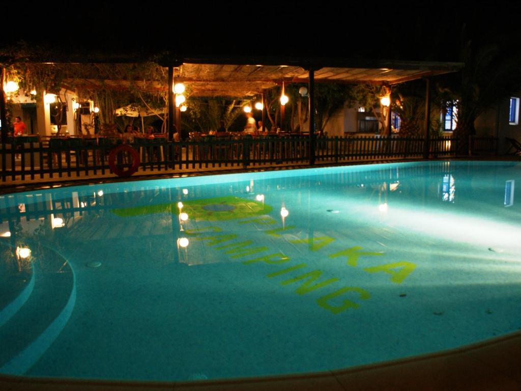 Bazén v ubytování Plaka Hotel I nebo v jeho okolí