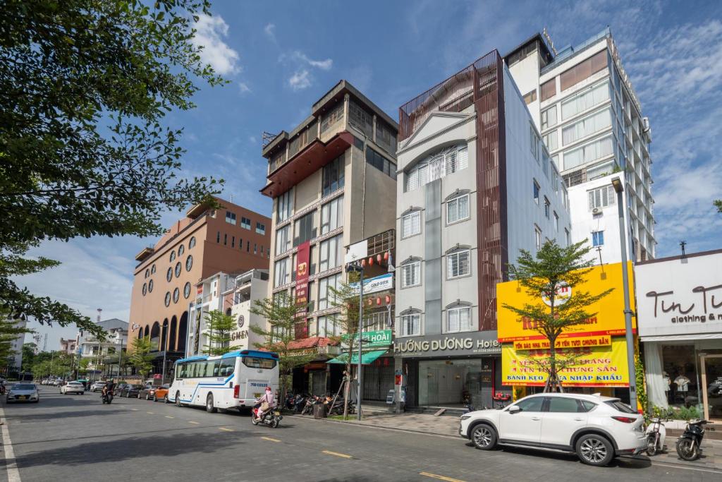 : Bella Vista Hue City nằm trên đường Hai Bà Trưng, thuận tiện khám phá phố đi bộ và trung tâm Huế.