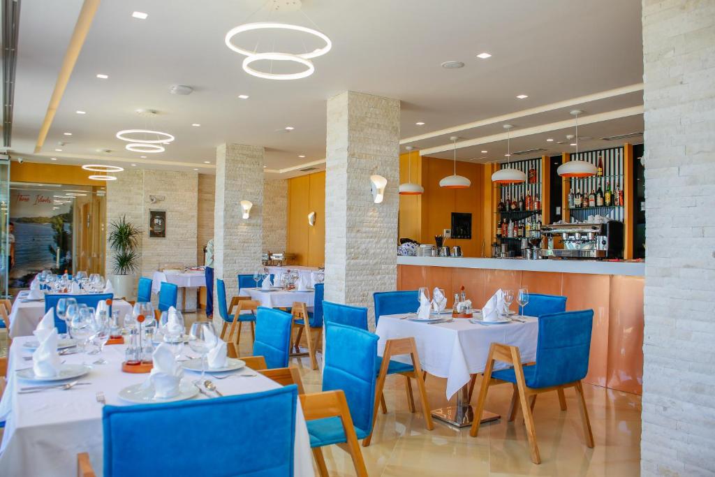 Restaurace v ubytování Hotel Luxury