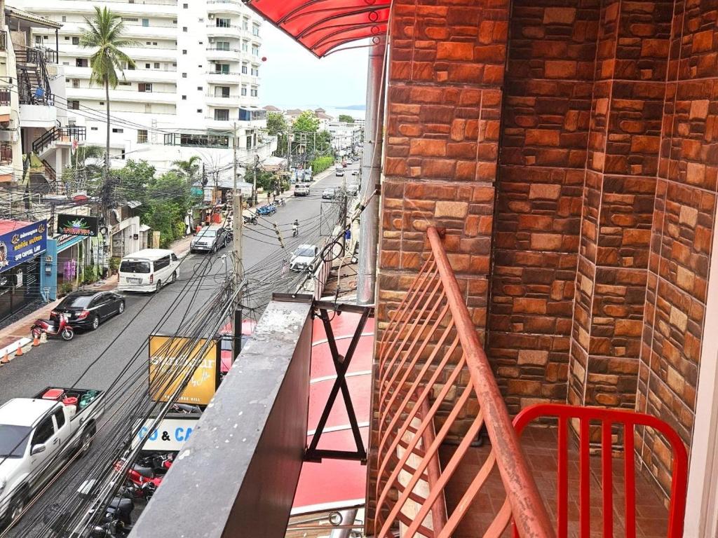 Al Fiore Guesthouse Pattaya - Resim 14