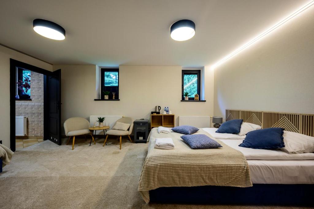 Sowia Ostoja Góry Sowie - Triple Room With Private Bathroom