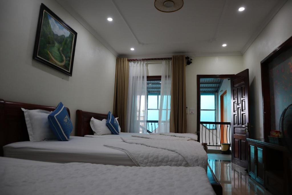 Mai Mountain Homestay - Vierbettzimmer Mit Balkon
