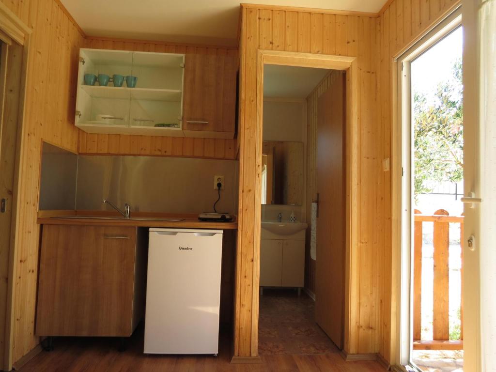 Kuchyňa alebo kuchynka v ubytovaní Campsite Kaya