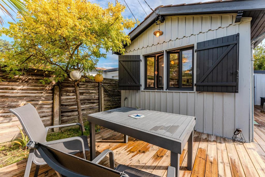 Το κτήριο όπου στεγάζεται  η παραθεριστική κατοικία