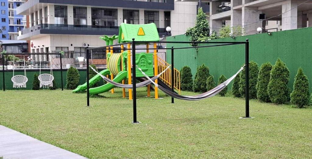 Φωτογραφία από το άλμπουμ του Greenside Gonio Beachfront Apartment σε Gonio