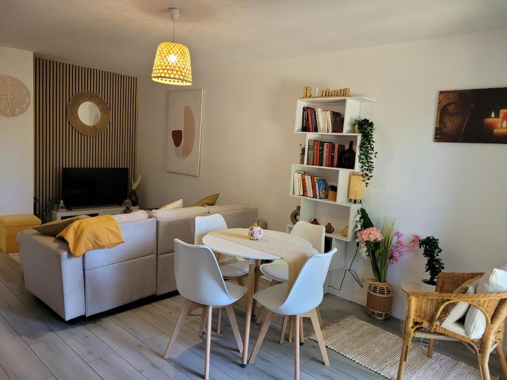 COCOONING HOUSE Suite 216 SWEET AND HARMONY- AEROPORT PARIS ROISSY CDG ...
