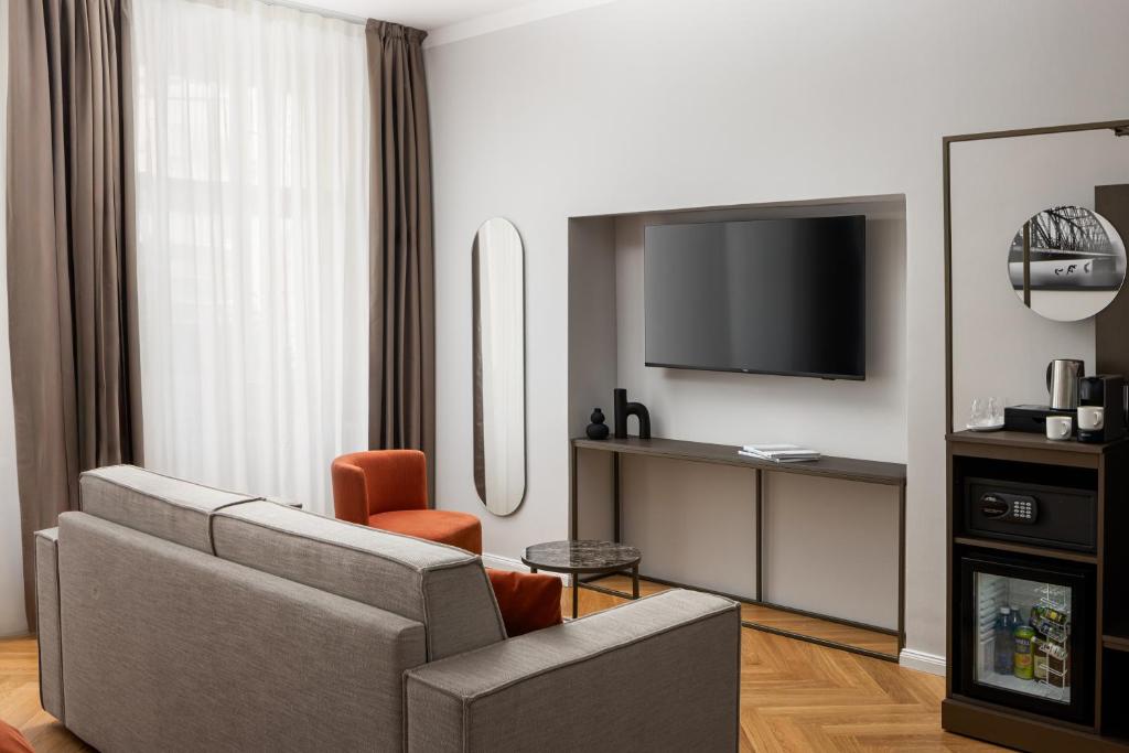 The Bridge Residence by Little King - 16