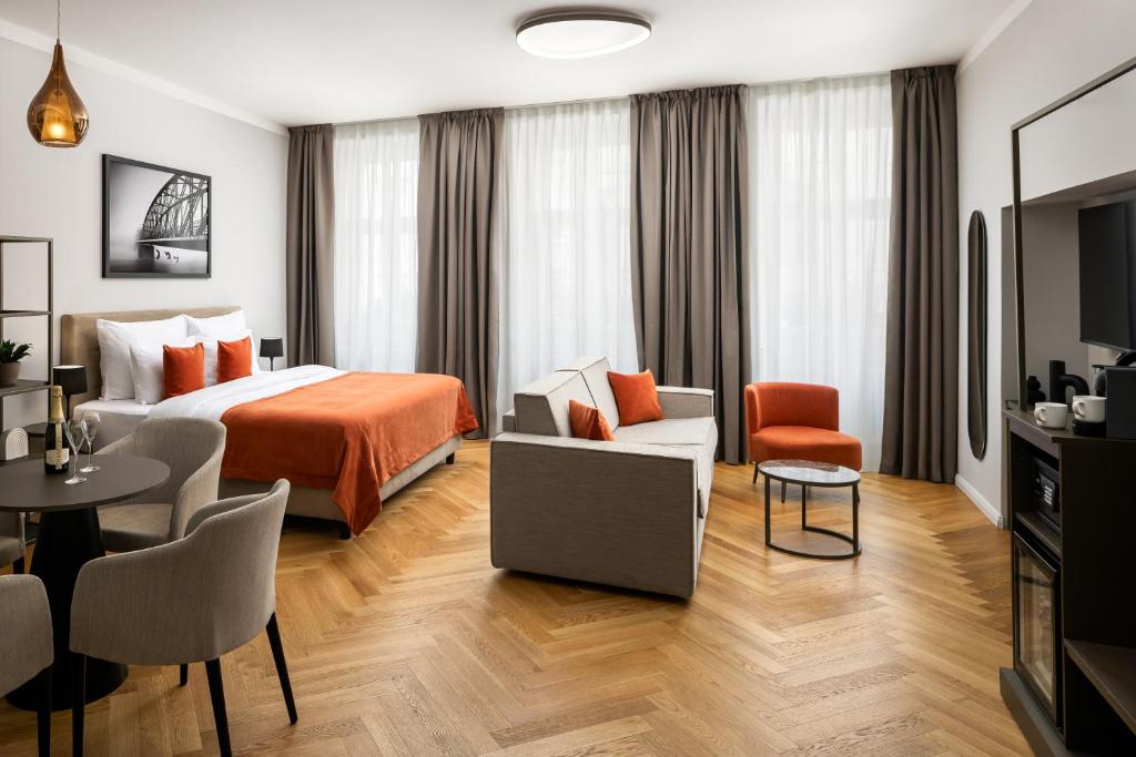 The Bridge Residence by Little King - 13