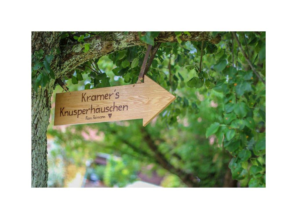 Certificato, attestato, insegna o altro documento esposto da Knusperhäuschen