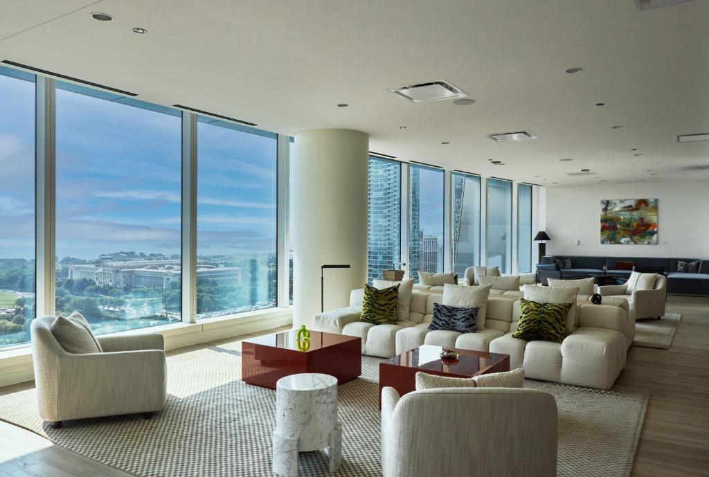 Lux Apts with Lake Views and Top Amenities photo
