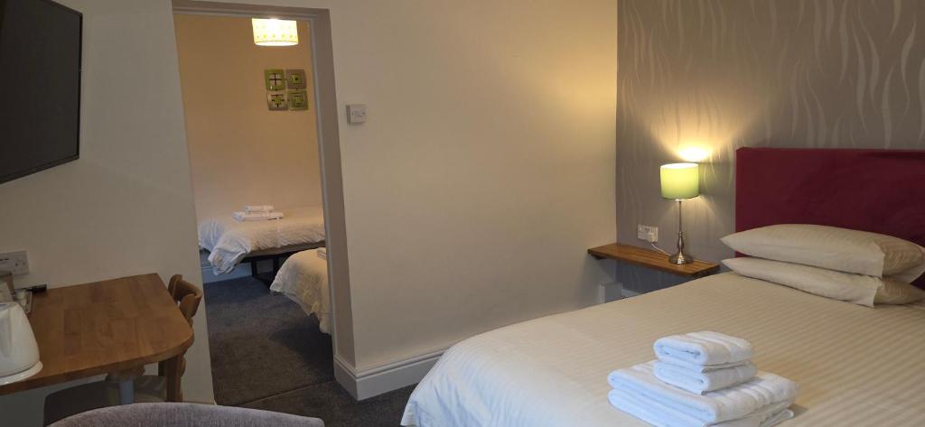 Edward Hotel - Family Room