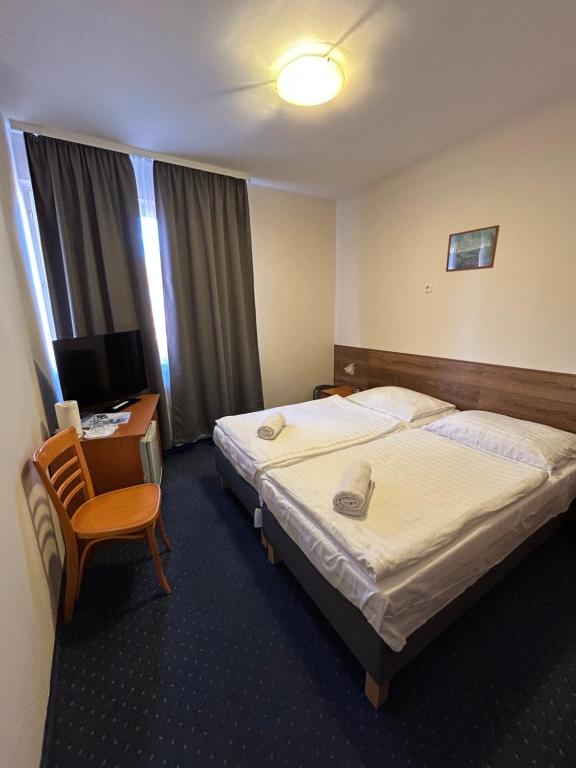 Corvin Hotel - Resim 15