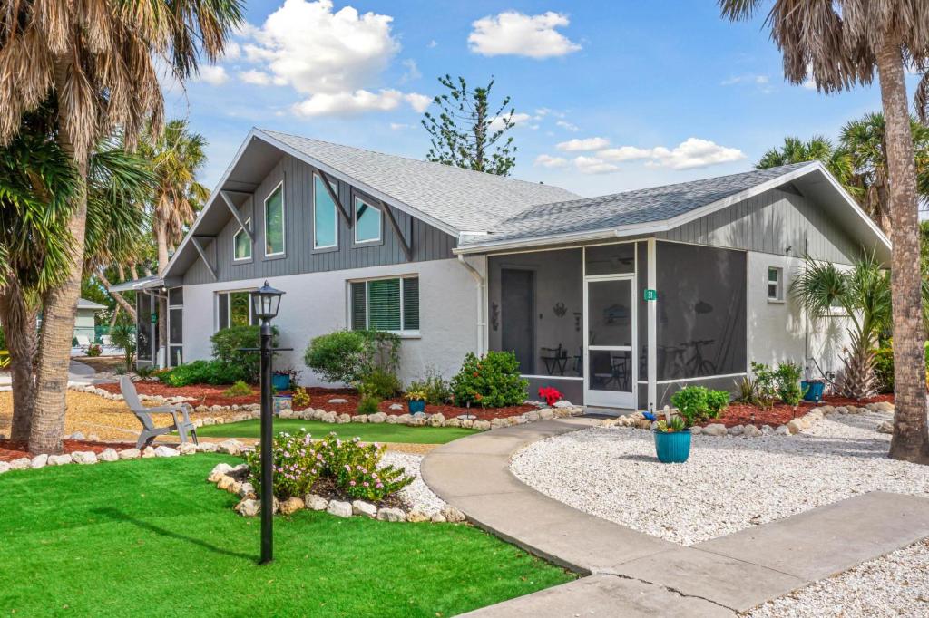 Κήπος έξω από το Sanibel Shores B1