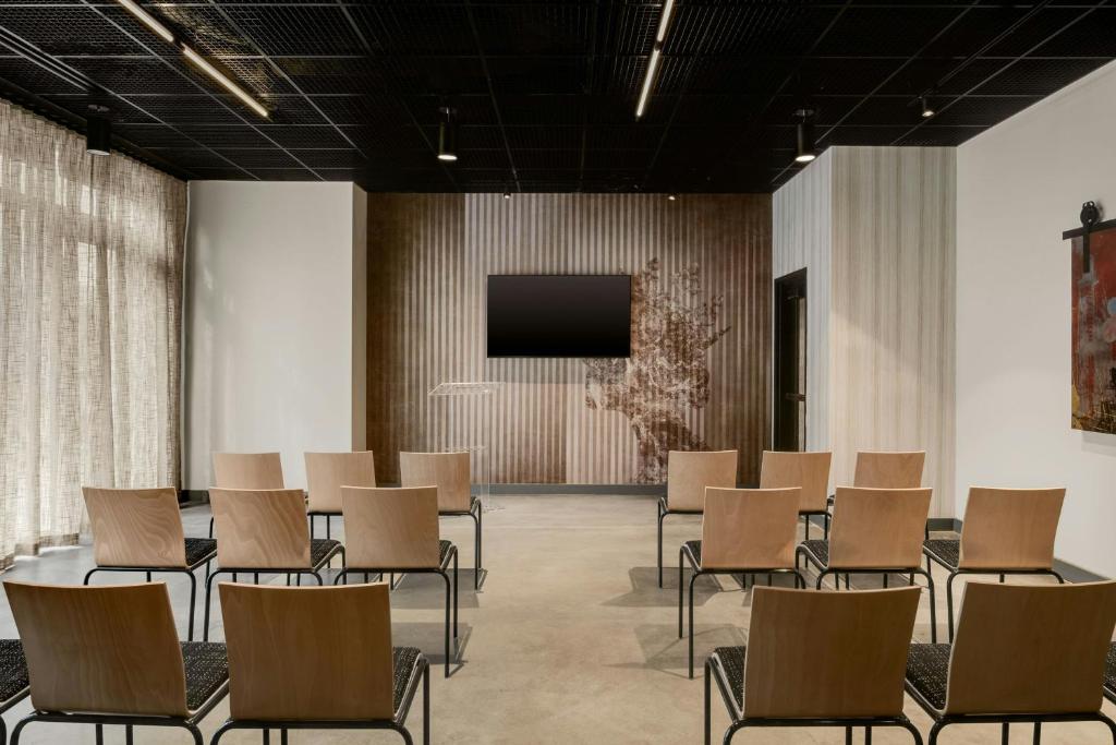 Moxy Charlotte Downtown photo