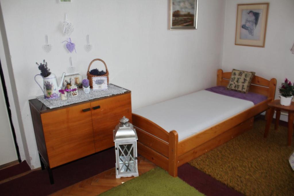 Postel nebo postele na pokoji v ubytování Apartment Telč Hradecka