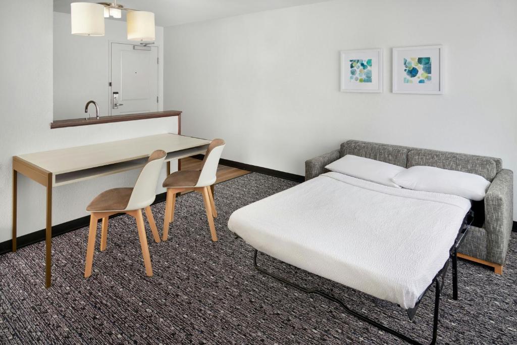 TownePlace Suites by Marriott Detroit Troy - Suite Met 2 Slaapkamers En Uitzicht Op De Stad