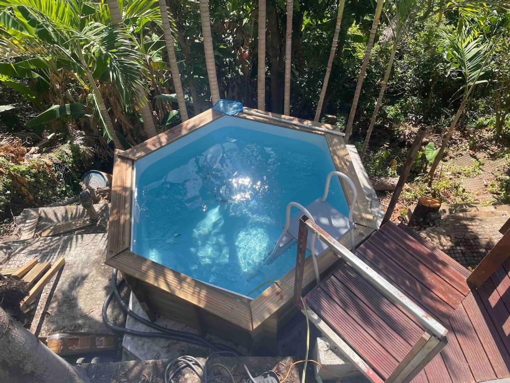 Fotografie z fotogalerie ubytování Bungalow dans un écrin de verdure! v destinaci Saint-Pierre