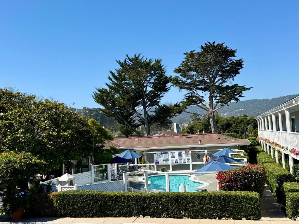Monterey Bay Lodge photo