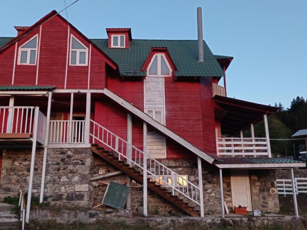 Budova, kde se prázdninový dům nachází