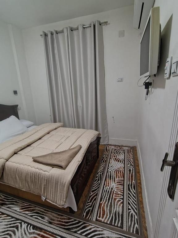 Eyad Pyramids view - 2