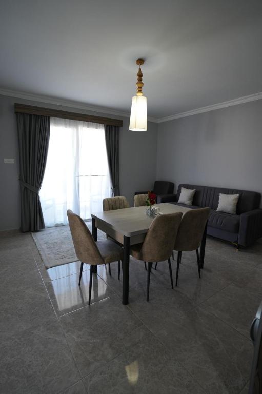 Photo de la galerie de l'établissement Iskele Royal Sun Long Beach penthouse, à Iskele