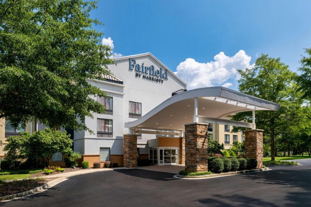 una representación del frente de un hotel en Fairfield Inn &amp; Suites by Marriott Aiken, en Aiken