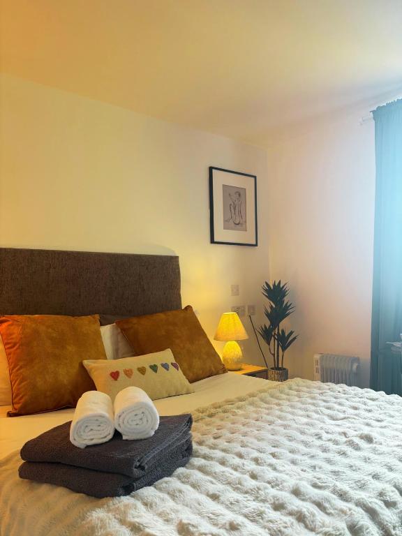 En-suite Double Room Park Royal with off-site Gym Access - Resim 26