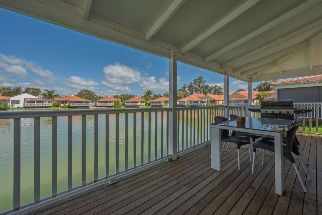 Μπαλκόνι ή βεράντα στο Fountain View Villa - South Yunderup