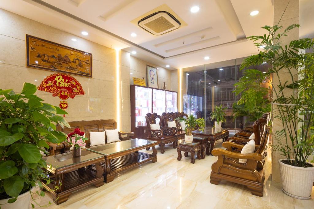 Khu vực ghế ngồi tại Gem Nha Trang Hotel
