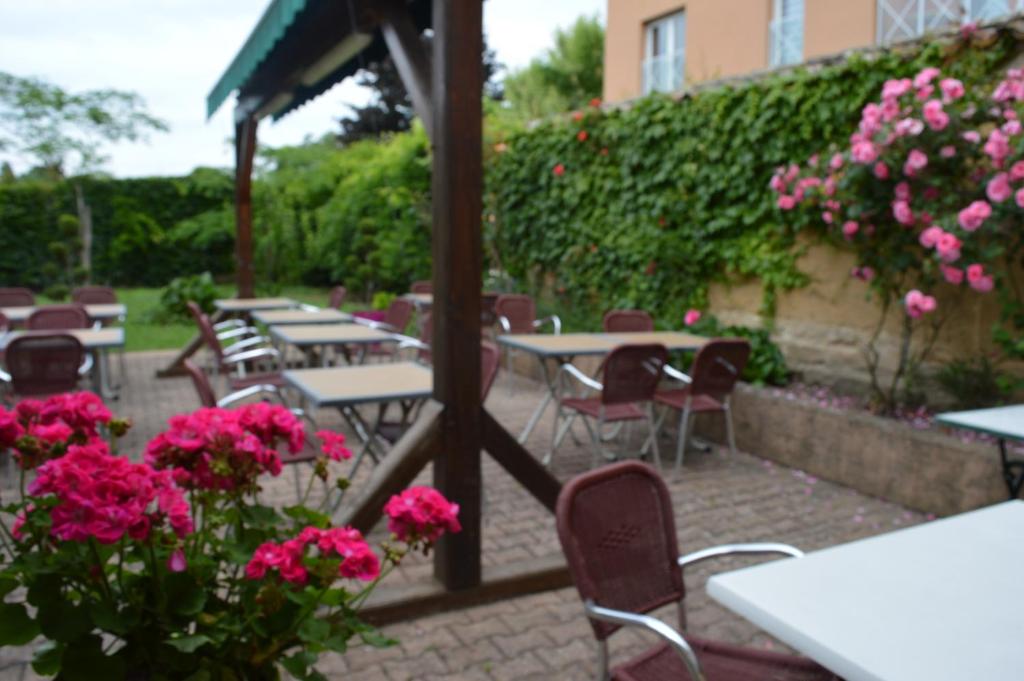 Zahrada ubytování Côté Midi Chambre d'hôte