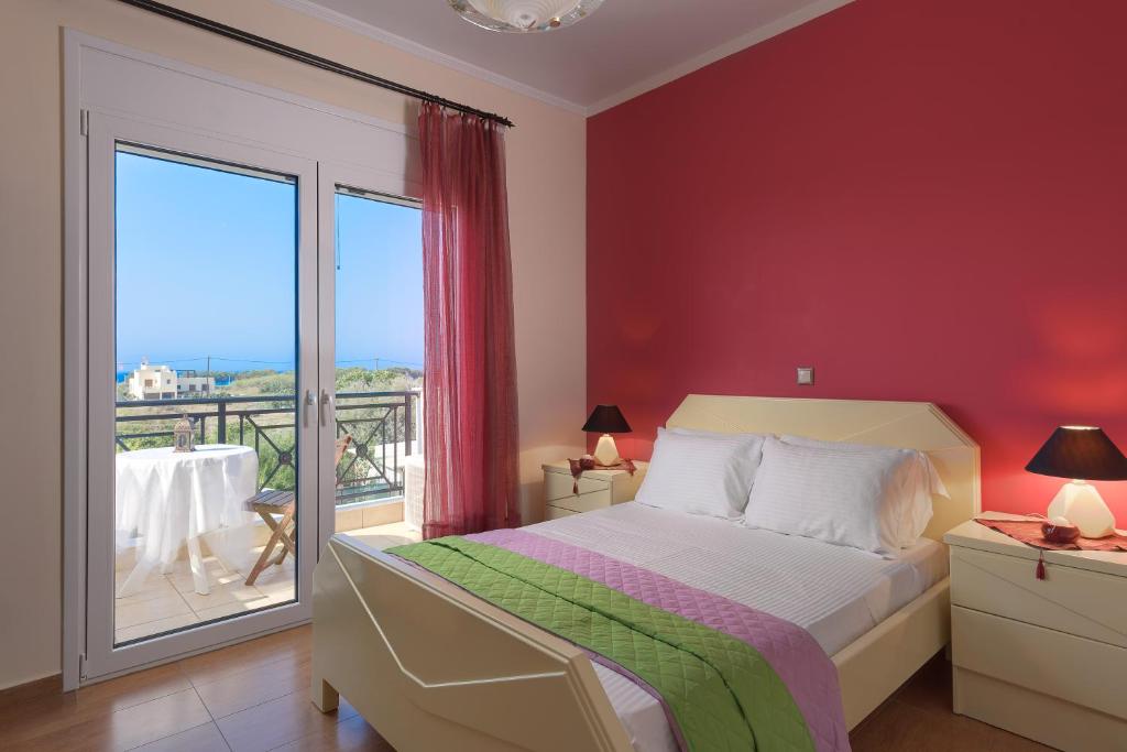 Zdjęcie z galerii obiektu Sunny Breeze Deluxe Villa Near Beach, Private Pool w mieście Kremasti